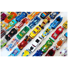 Kit com 50 Miniaturas Hot Wheels em Escala 1:64 Diversos Estilos e Cores Mattel